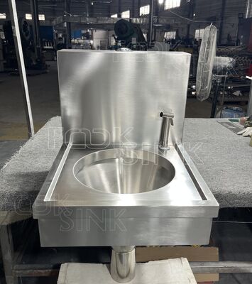 Wholesale Direct Sales Professional Medical Hand Washing Sink & Sluice Sink With High Water Pressure Gun Customized Wash Trough For Hospital Surgical Sink