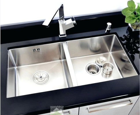 32 Inch 18 Gauge Stainless Steel Double Kitchen Sink Undermount With Brushed Surface
